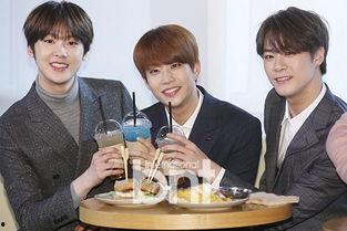韩国男团吃瓜,揭秘偶像们的私房吃瓜故事
