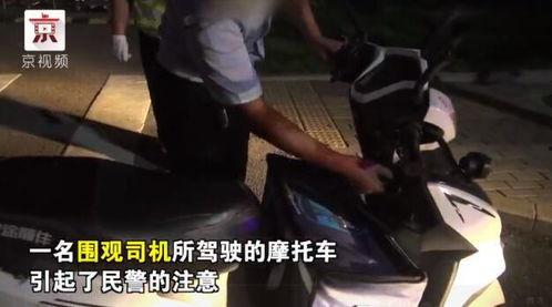 拐杖吃瓜群众视频,揭秘网络红人的独特魅力